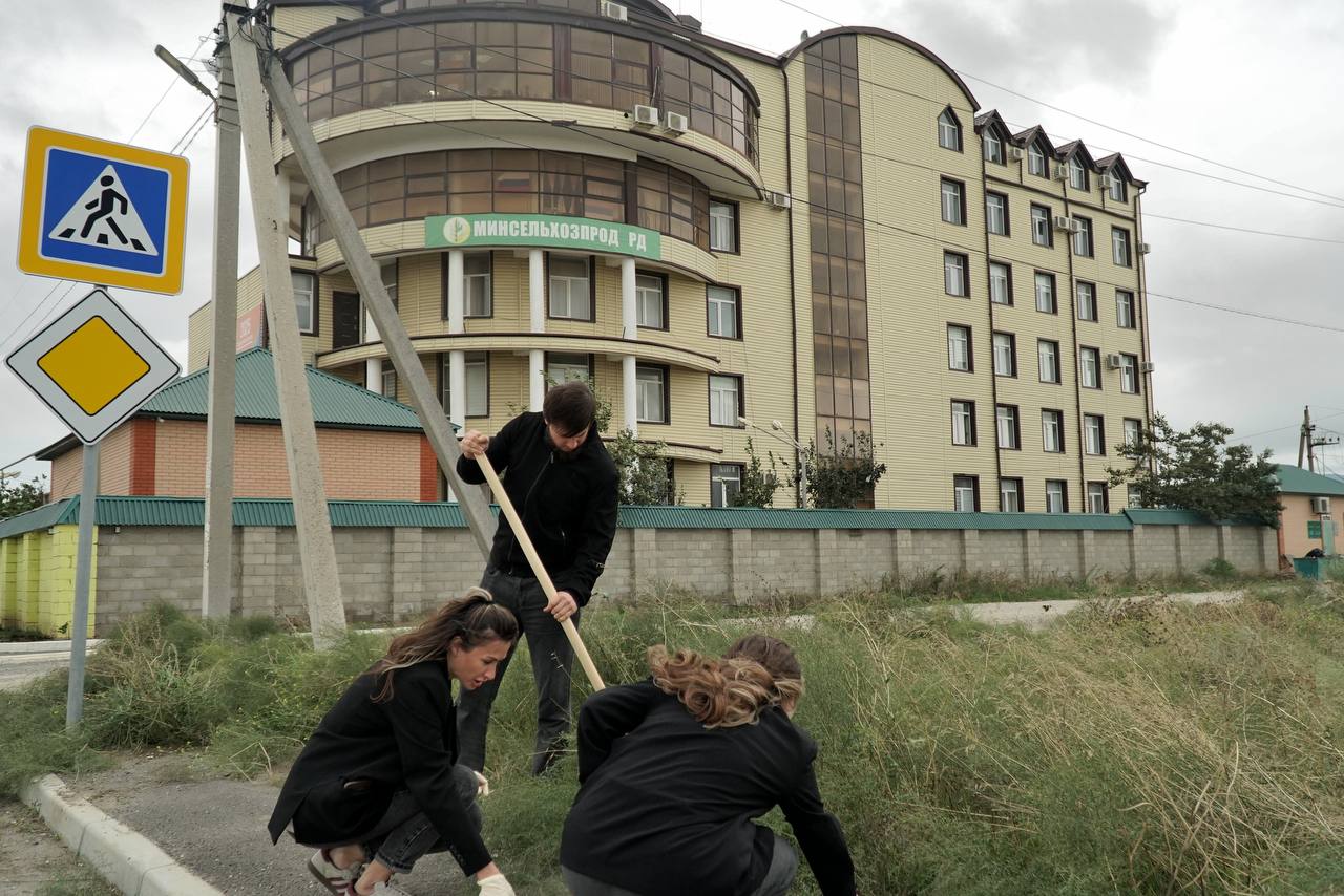 Работники Минсельхозпрода Дагестана приняли участие во Всероссийском субботнике «Зеленая Россия»